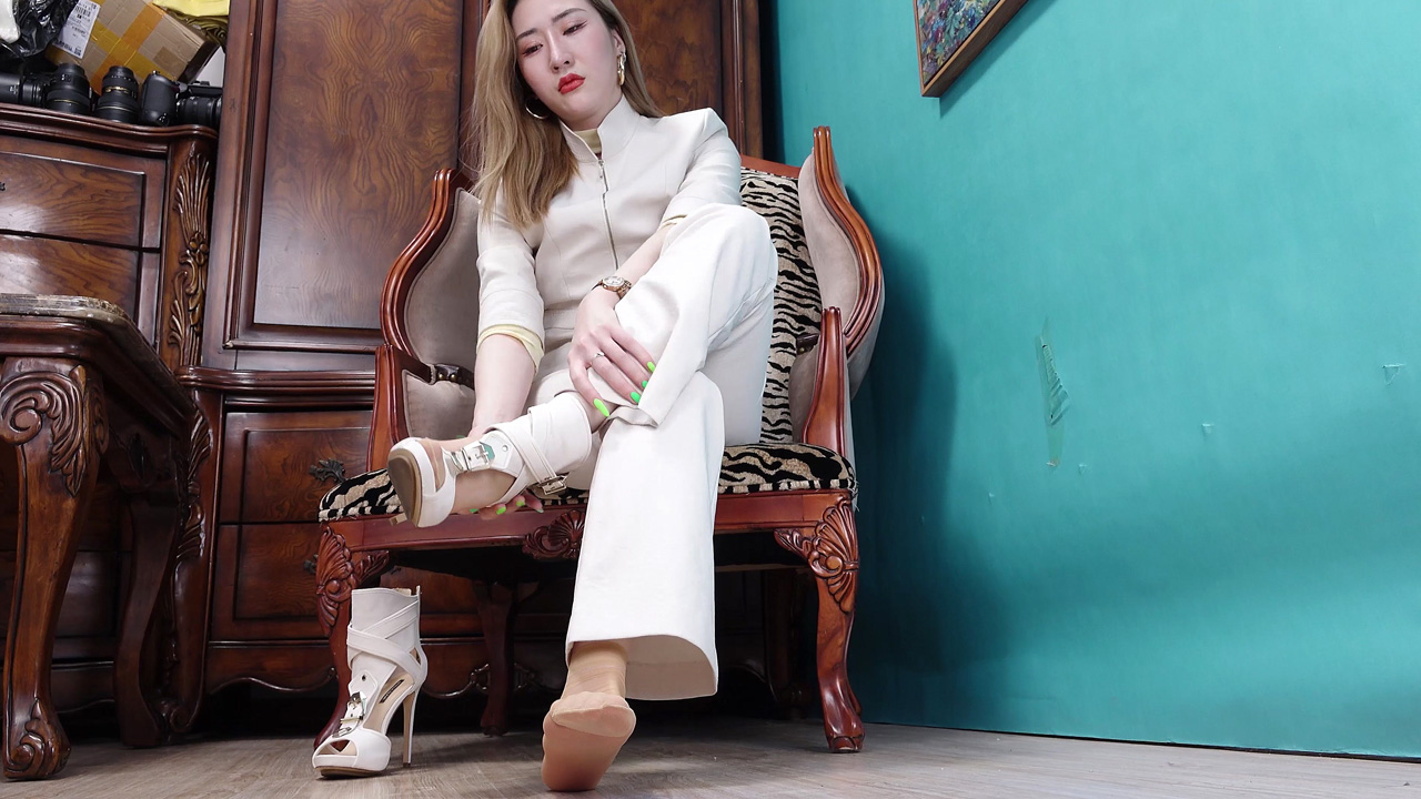 ��Sexy Asian Girls Feet��Xuanxuan ��2��[(003201)11-36-57].JPG
