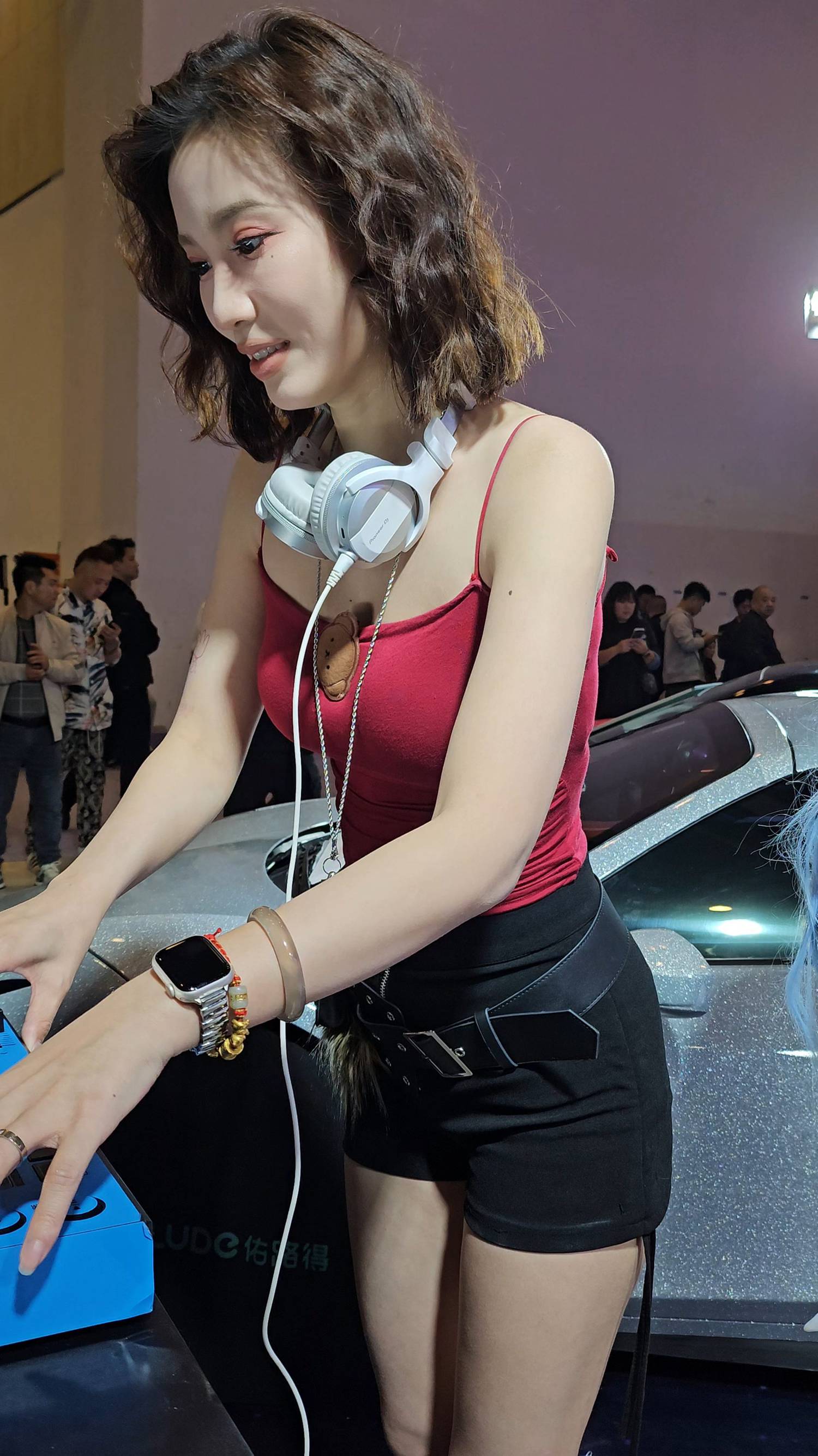 ���е�DJ����4K-6min.mp4_20250410_134208.401.jpg