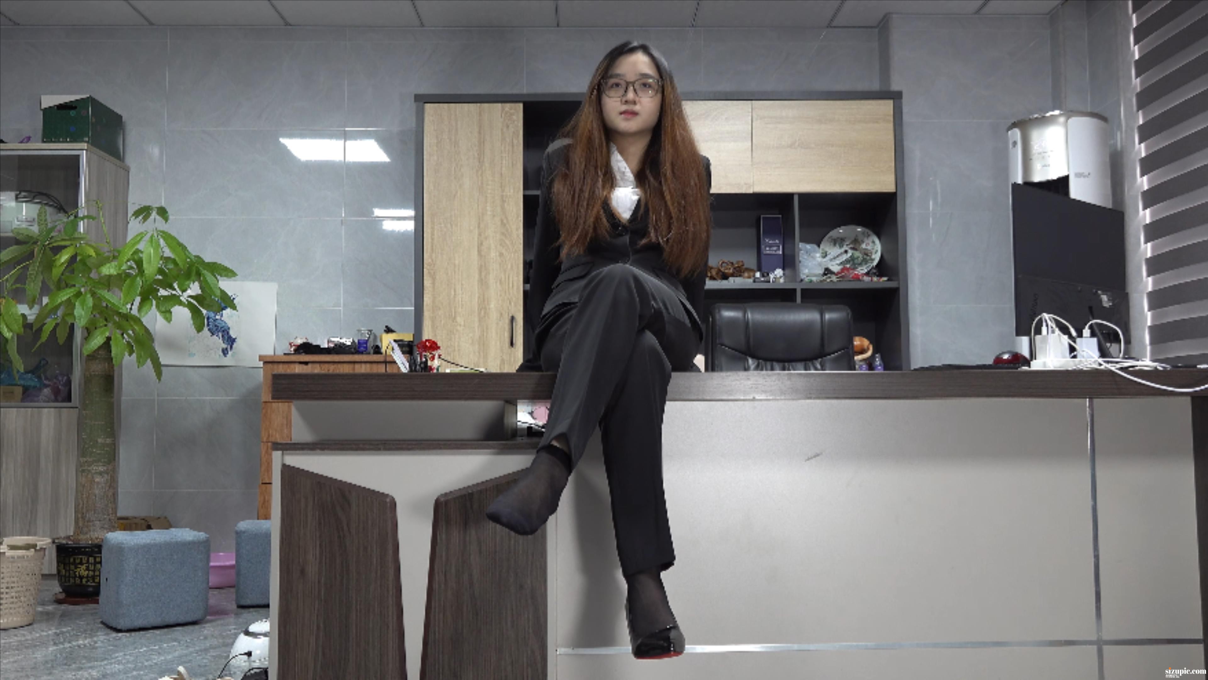 �칫����Ա�褴��Ϻ�˿չʾ����20����.mp4_20251016_101656067.jpg