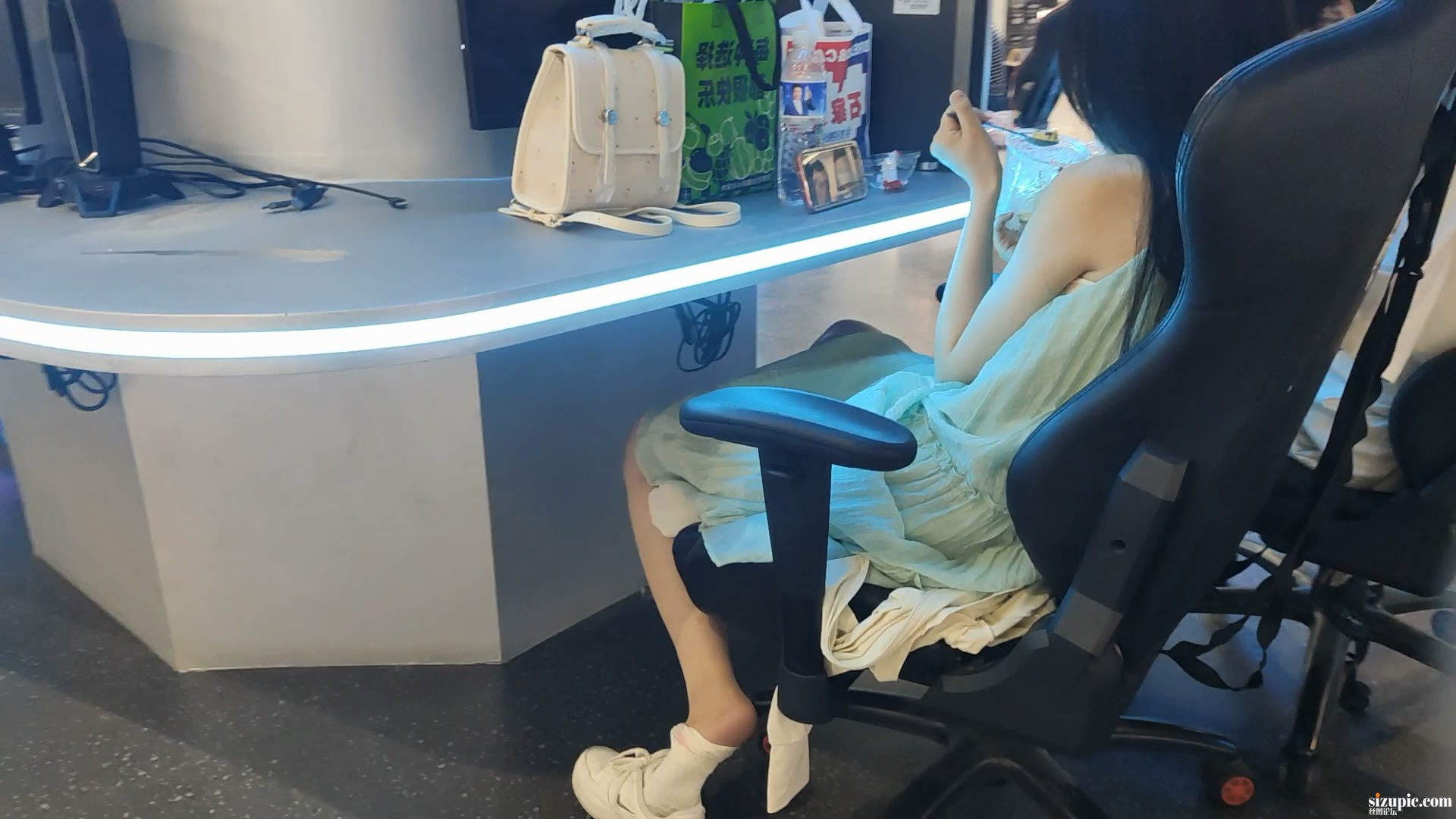 2.JPG