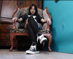 С��ŮYUEYUE������ԸеĽ�Ѿ �ڶ��������㣩 4K��23���ӣ�
