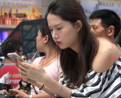 ���е�Ӥ���ʵ���һ˫���ź��� 4k 3.04G 4��