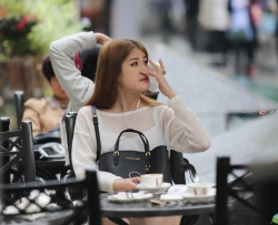 �����ȿ� ���ͳ�����Ů[11P]