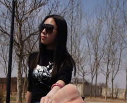 ��ɫ��������Ů����¶������˿�ܸо��ֿ�ϧ�ģ�85P��  CZZJY-Z551