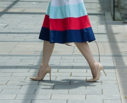 ���ʺ�ȹ����ɫ�߸�������[32P]