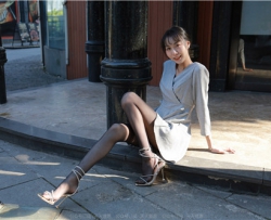 [IESS��˼Ȥ��]˿���� 1005�����š�ů���µĺ�ɫ˿�[92P��137M �ٶ�����]