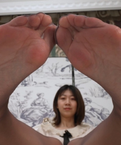 ��Sexy Asian Girls Feet��Cindy show her sexy 40EU big foot