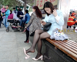ǳ����ȹ���ĺ�˿��Ů��12p)