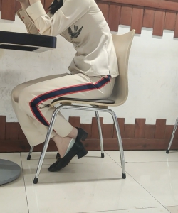 �����������ò͵���Ů����һ��[01:45]