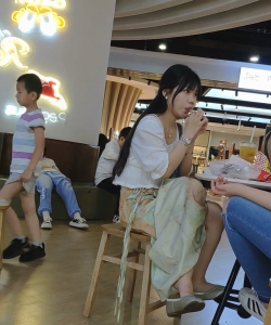 ������Ů���촬Ь��ͣ��һ��һ��[02:04]