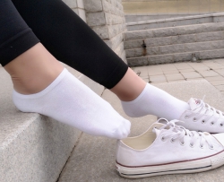 Ů�����з���Ь���� ��һ�� 64P  CZZJY-Y049