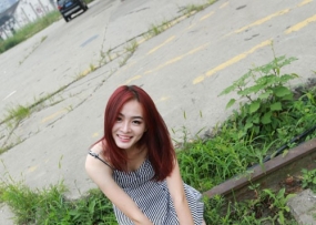 177cm�ĸ�����Ů�����Ļ������š�40P��