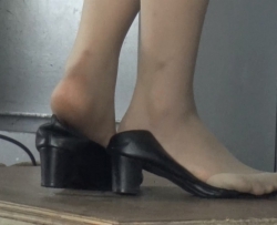 ������˿���ڹ�̨��������Ь