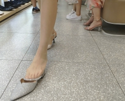 ��֦��չ����λ��Ů��Ь[01:55]