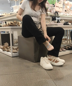 ��ֺ�޳��İ��������˿������Ů��Ь[02:44]