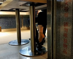 ����˿��Ů��Ь��������Ƿ�[15:00]