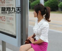 �ȳ���˿������Ů�� [12P]