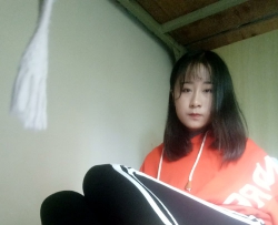 ��Ů��˿�� (93) 112P